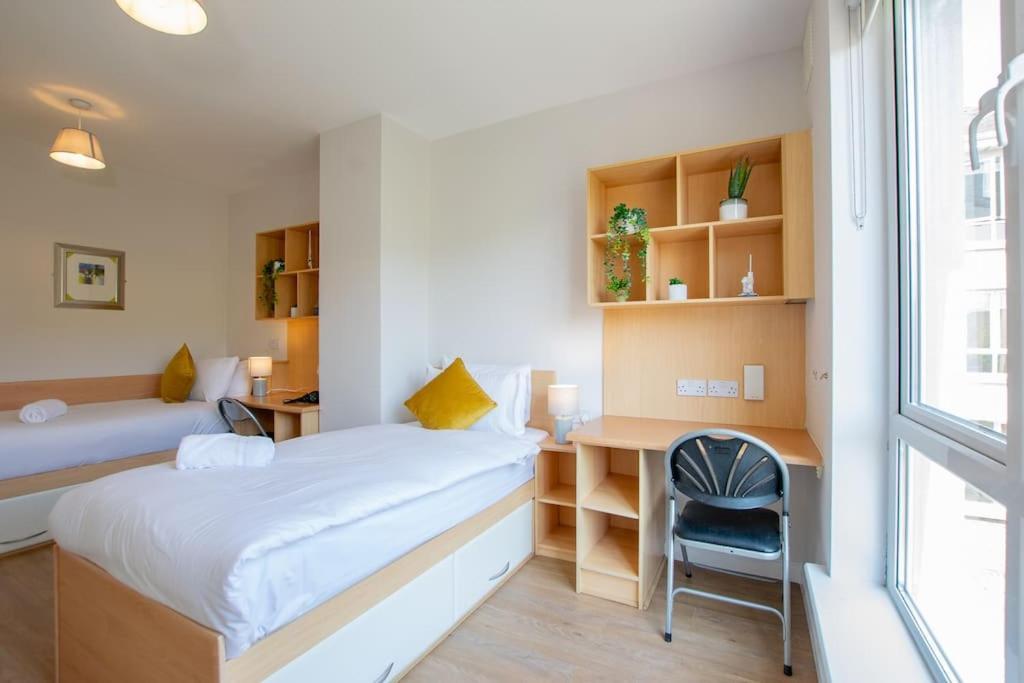 106 - The Townhouse By Shortstays غالواي المظهر الخارجي الصورة
